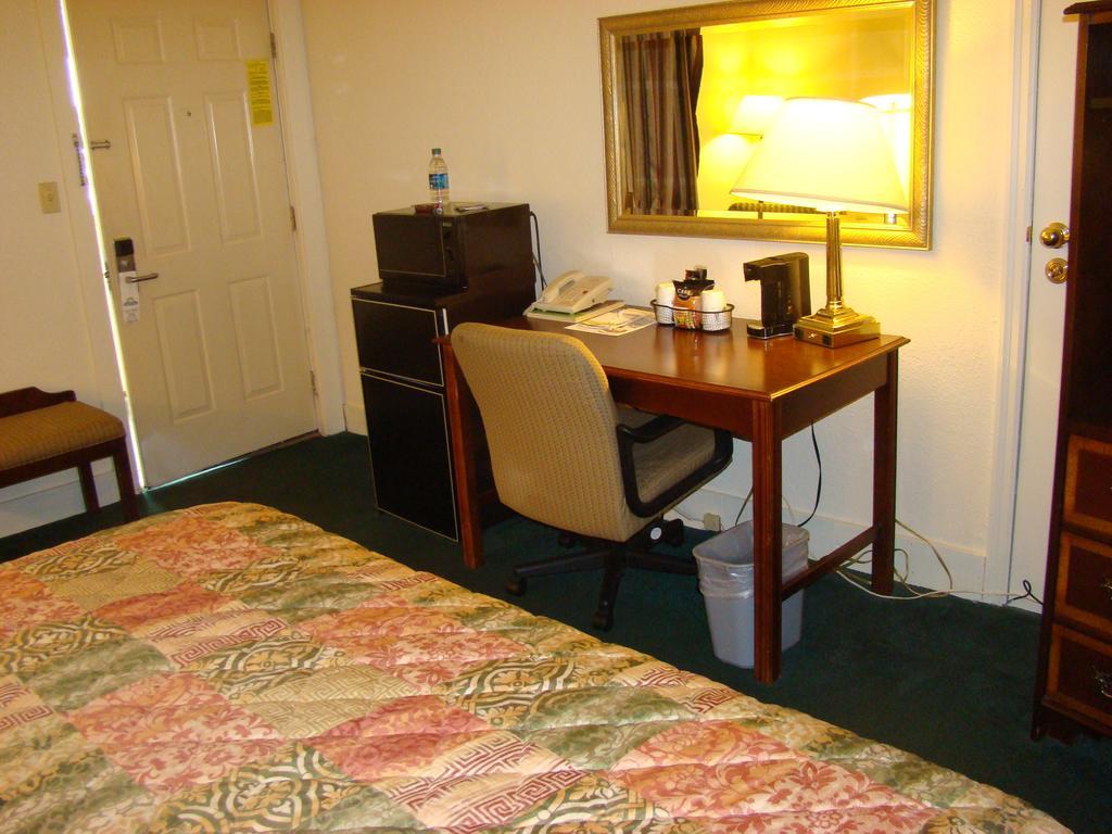 Aderi Hotel Near Bucknell University Lewisburg Δωμάτιο φωτογραφία